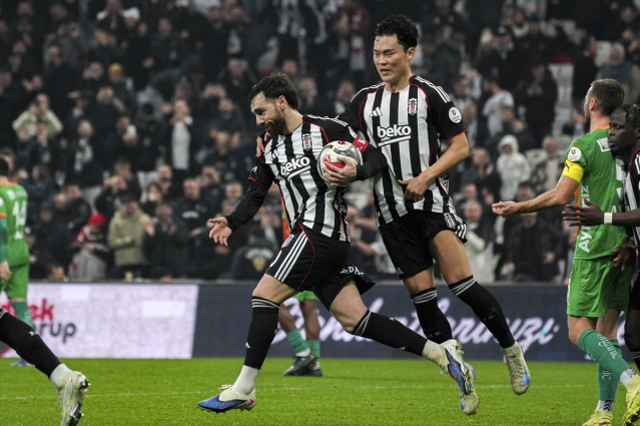 Beşiktaş, 2 farklı geriye düştüğü maçta sahadan 1 puanla ayrıldı