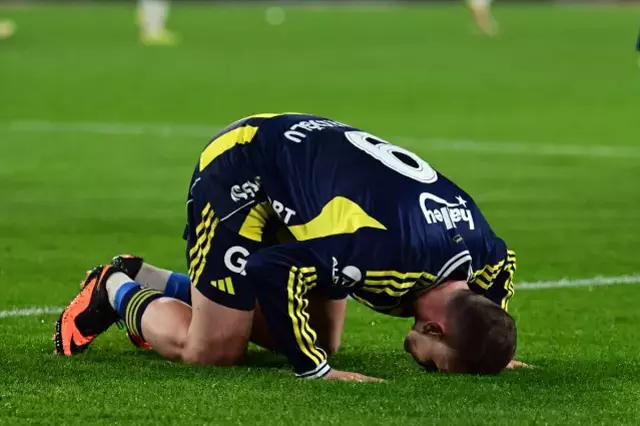 Fenerbahçe, Gençlerbirliği'ni ilk yarıda bulduğu 3 golle yendi