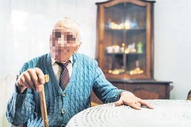 Tacizci amca, Ajda Pekkan'ın vokalistini canından bezdirdi