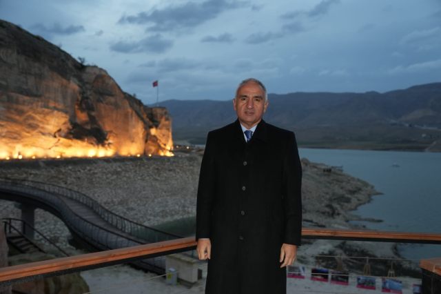 Bakan Ersoy, Hasankeyf'te ve Sason'da sahaya indi