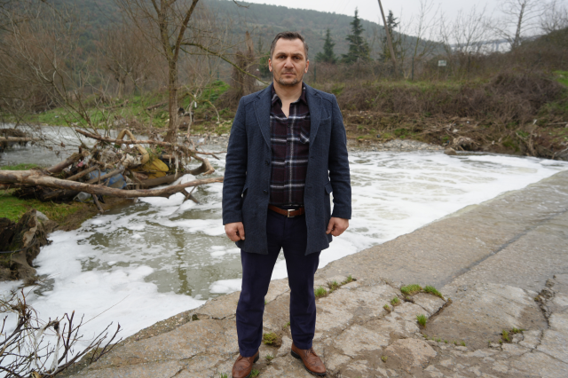 Köpüren dereden ağır kokular yükseliyor