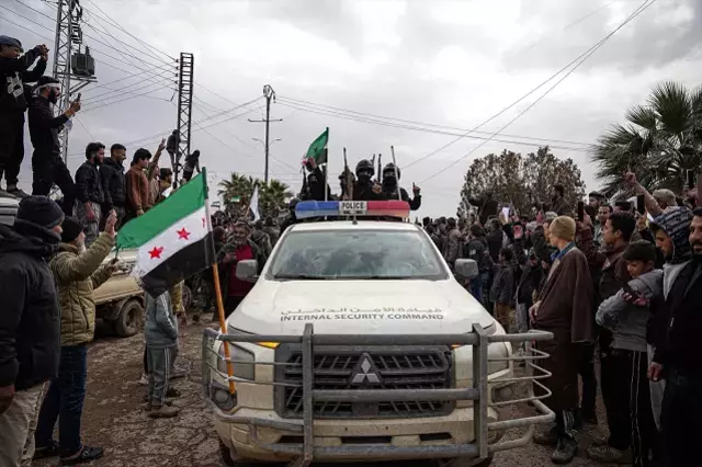 Suriye'de bir devrin sonu! YPG, Kamışlı'yı Asayiş'e bıraktı