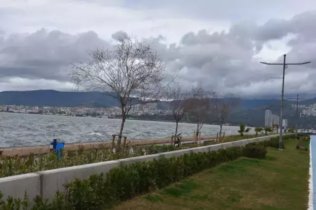 Prof. Dr. Yaşar: İzmir her yıl çöküyor