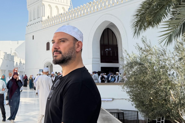 Alişan Ramazan'ın ilk gününde Umre'ye gitti