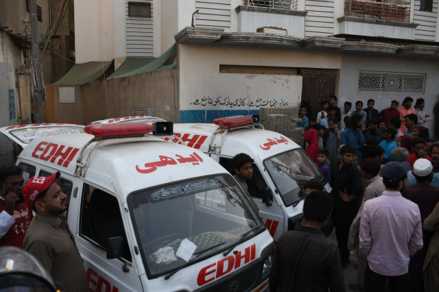 Pakistan'da üç katlı binada tüp patladı: 16 ölü, 14 yaralı