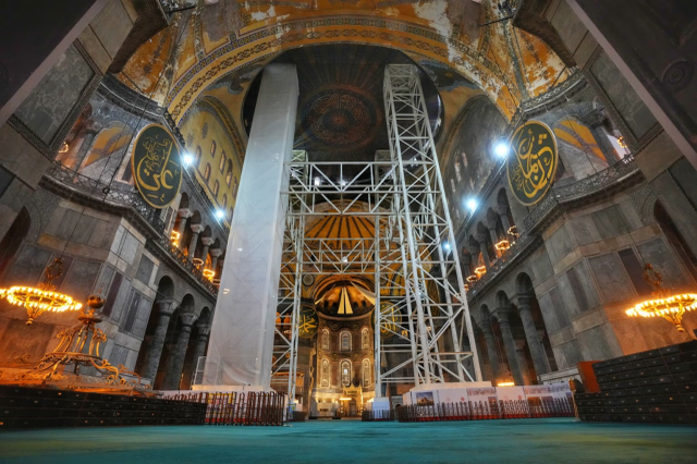 Ayasofya'da Cumhuriyet tarihinin en kapsamlı restorasyonu gerçekleştiriliyor