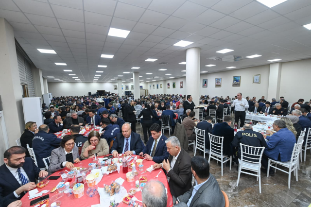 Baba ocağı İbradı'da vefa buluşması: Bakan Ersoy hemşehrileriyle iftar sofrasında bir araya geldi