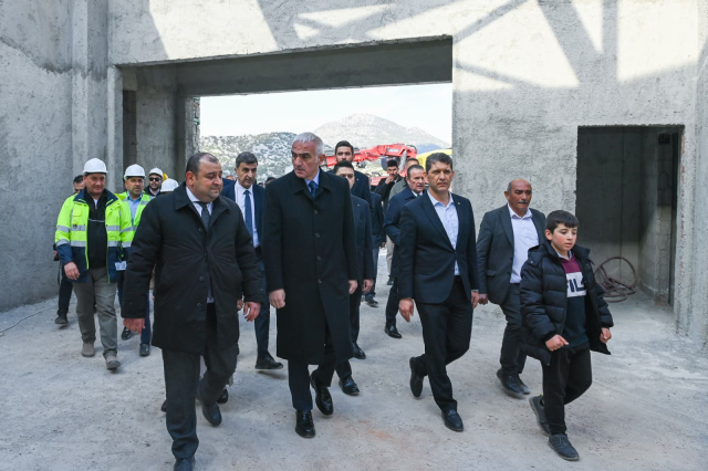 Baba ocağı İbradı'da vefa buluşması: Bakan Ersoy hemşehrileriyle iftar sofrasında bir araya geldi
