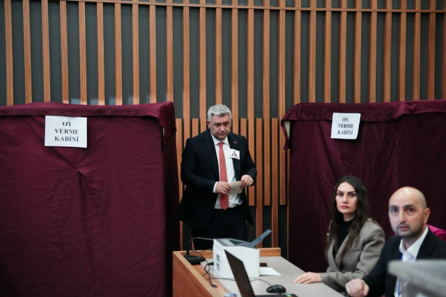 Bolu Belediyesi'nde başkanvekiliği görevine Mehmet Tuna Özcan seçildi