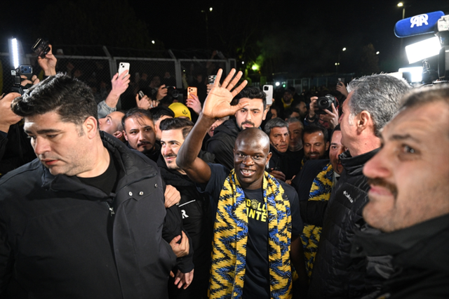 Kante'nin oturduğu evi duyanlar hayret edi+yor