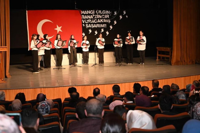 Tartışma yaratan görüntü: İstiklal Marşı Arapça okundu, CHP ve MHP'den peş peşe tepki geldi