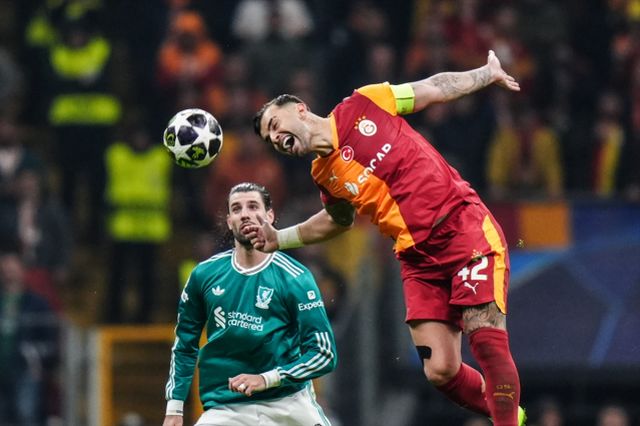 Arne Slot'tan Galatasaray'a olay sözler