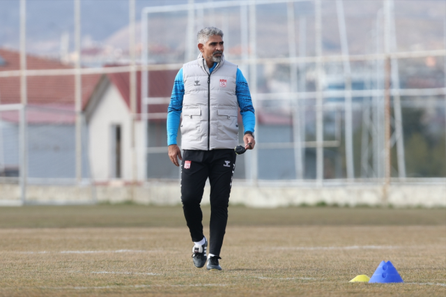 Bu kez başarabilecek mi? Küme düşme potasında aldığı takımı Süper Lig'e çıkarma yolunda
