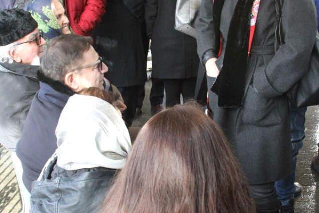 Annesinin Cenazesinde Eski Eşin Mehmet Ali Erbil e Dil Çıkarttı