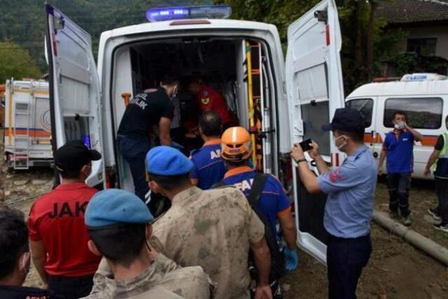 Son Dakika: Karadeniz'deki sel felaketinde can kaybı 62'ye yükseldi