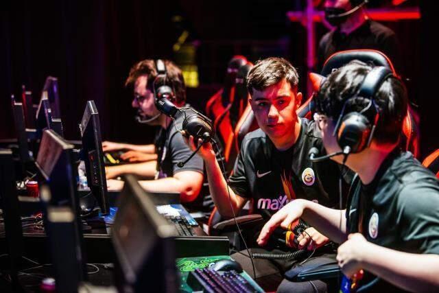 2021 Türkiye Büyük Finali'nde şampiyon Galatarasay Espor oldu