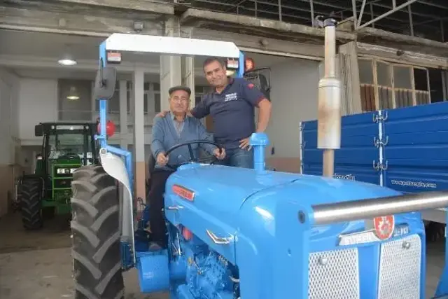 12 bin liraya aldı, 120 bin lira masraf yaptı! Babasının ihtiyaçtan sattığı traktörü 35 yıl sonra geri aldı