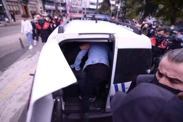 Laf attığı gruptan dayak yiyeceğini anlayınca 'Bunlar PKK'lı' diyerek yardım istedi