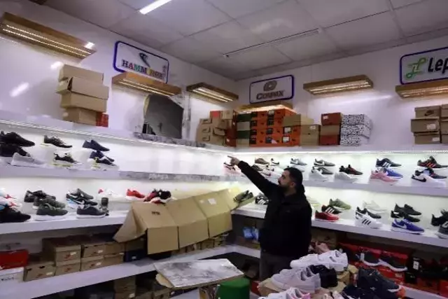 Duvarını delerek girdikleri kuyumcudan 1,5 milyon liralık altın çaldılar