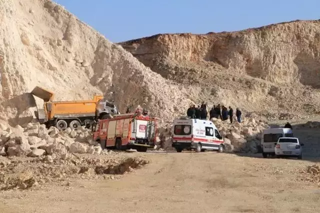 Hafriyat boşaltırken uçuruma yuvarlanan kamyonun sürücüsü öldü