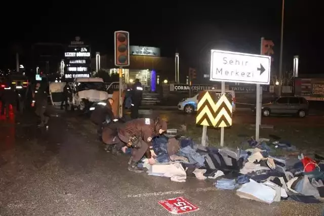 Otomobil ile minibüs çarpıştı, ortalık savaş alanına döndü: 6 yaralı