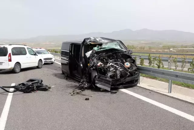 Selami Şahin'in oğlu Emirhan Şahin, Manisa'daki trafik kazasında yaralandı