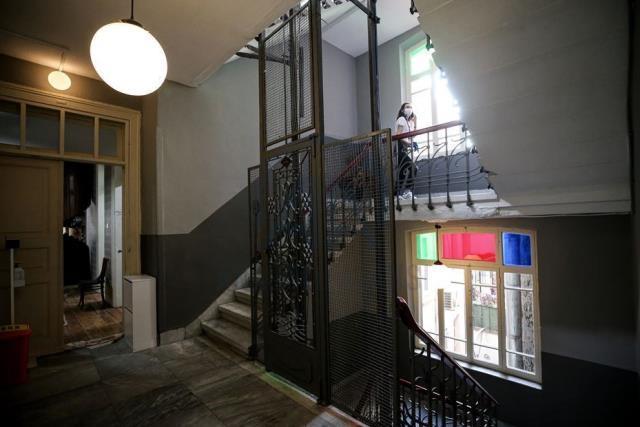 Masumlar Apartmanı'nın çekildiği bina 108 milyona satışa çıkarıldı, Bülent Ersoy görüşmelere başladı