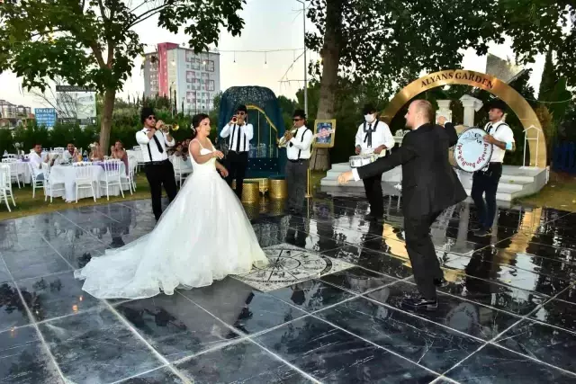 Yeni evli çiftin tüm hayalleri bir 'tuşla' yıkıldı