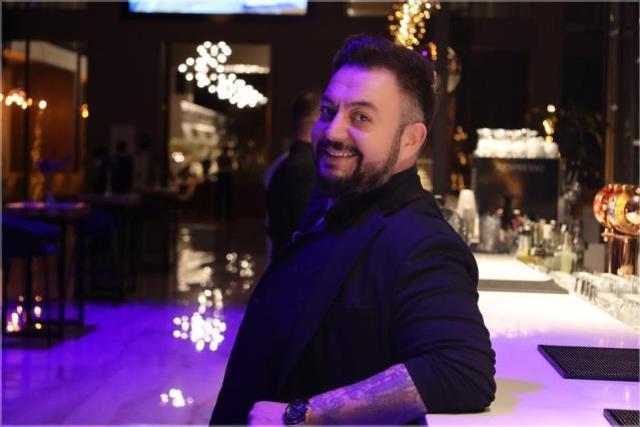 Şarkıcı Hüseyin Kağıt'ın konserinde kavga çıktı