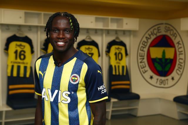Son Dakika: Çubuklu formayı giydi! Bruma resmen Fenerbahçe'de