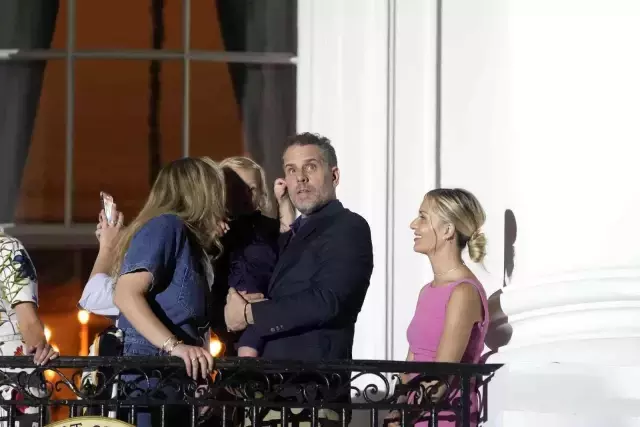 ABD bu skandalı konuşuyor! Biden'a oğluna ait olduğu iddia edilen görüntüler sızdırıldı