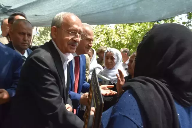 Kılıçdaroğlu, Uludere'deki olayda hayatını kaybedenlerin ailelerini ziyaret edip söz verdi: Bu olayı aydınlatacağım