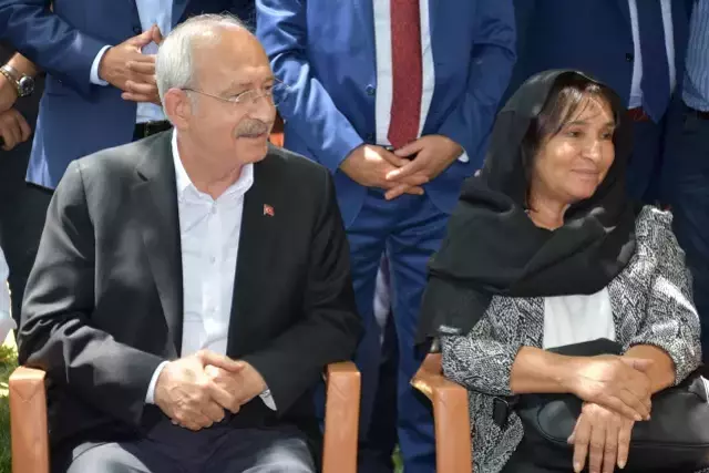 Kılıçdaroğlu, Uludere'deki olayda hayatını kaybedenlerin ailelerini ziyaret edip söz verdi: Bu olayı aydınlatacağım