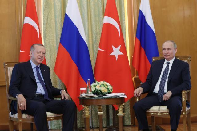 Putin'den Fransa'ya ayrı, Türkiye'ye ayrı tarife! Masa detayı dikkatleri üzerine çekti