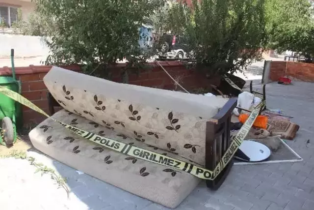 Babasının terastan attığı çekyat başına çarpan 4 yaşındaki Rana, öldü