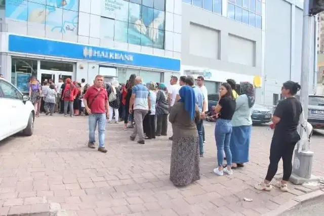 Adana'da sosyal konut heyecanı; 6 bin 356 konuta yoğun talep