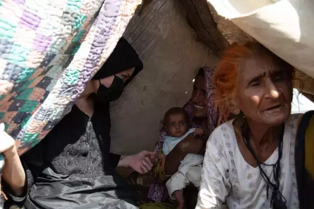 Angelina Jolie'den uluslararası topluma, Pakistan'daki sel mağdurları için yardım çağrısı