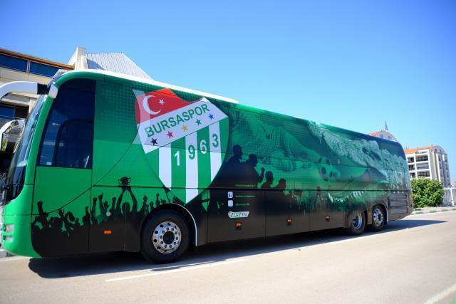 Bursaspor'un maç oynadığı sırada otobüsüne haciz konulmak istendi