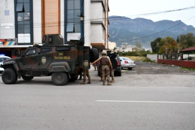 Yer: Hatay! Barışmak için çağırdığı yengesini öldürüp 2 akrabasını rehin aldı