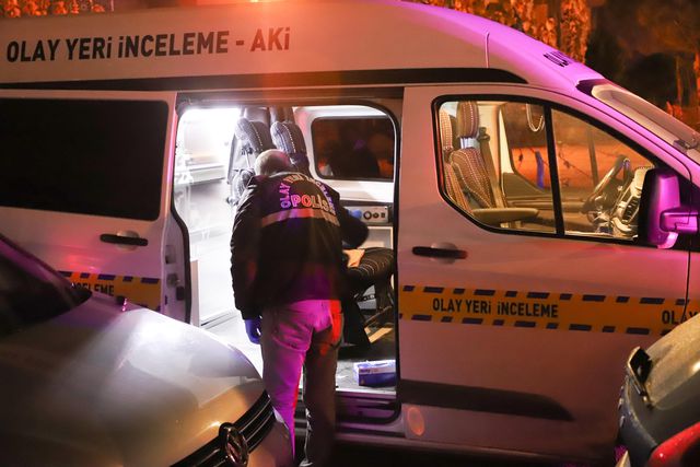 Cani koca, karısını evde 3 çocuğunun gözleri önünde öldürdü