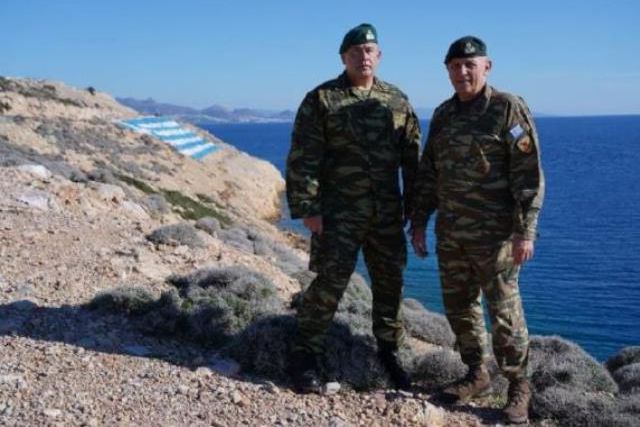Yunanistan Türkiye'nin sinirlerini zorluyor! Genelkurmay Başkanları Bodrum'a karşı bayrakla poz verdi
