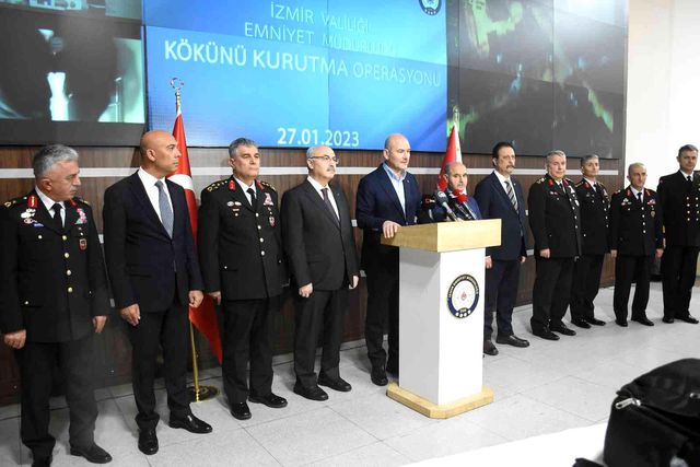 Bakan Soylu, İzmir'de 'Kökünü Kurutma Operasyonu' hakkında açıklama yaptı