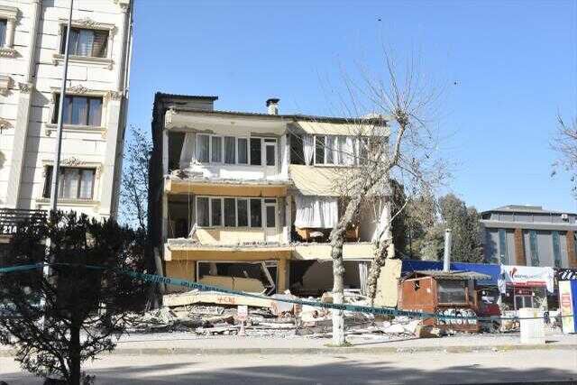 Son Dakika: Depremde hayatını kaybedenlerin sayısı 40 bin 642'ye yükseldi