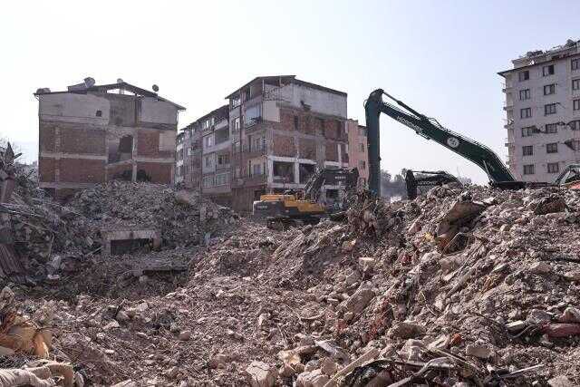 Son Dakika! Depremde hayatını kaybedenlerin sayısı 41 bin 156'ya yükseldi