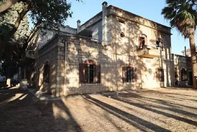 Kibar Feyzo'nun çekildiği tarihi konak da depremde hasar aldı