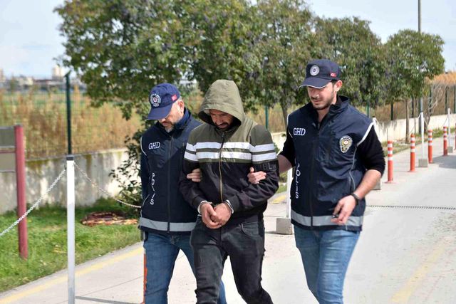 Kaçak göçmen taşıyan kamyonet şoförü kendini böyle savundu: Allah rızası için aldım