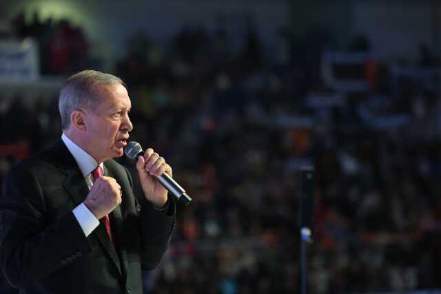 Son Dakika: Erdoğan AK Parti'nin seçim beyannamesini açıkladı! Gençlere vergi, ev hanımlarına emeklilik müjdesi var