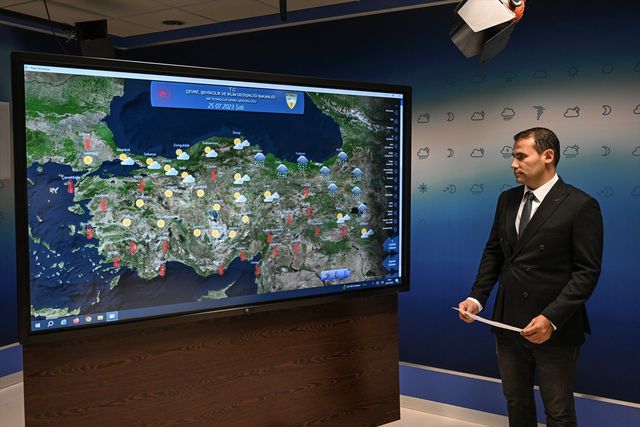 Çarşamba ve perşembe rekor sıcaklıklar geliyor! Termometreler 45 dereceyi görecek