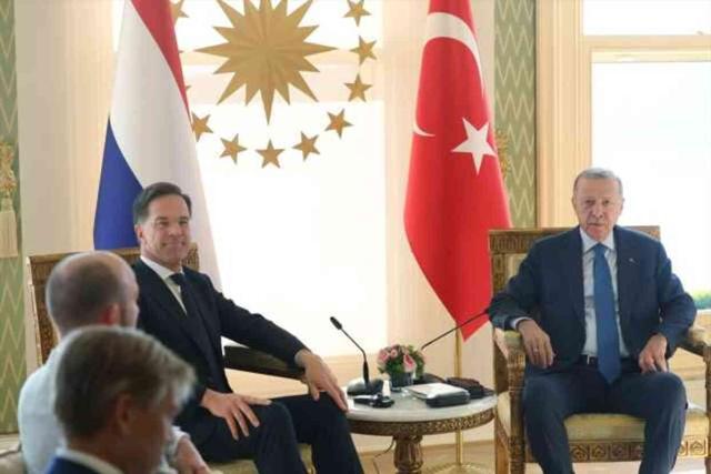 Cumhurbaşkanı Erdoğan ve Rutte'den ortak basın toplantısı: Türkiye'nin AB üyeliği konusunda Hollanda'nın desteğini bekliyoruz