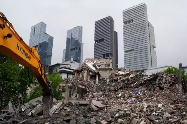 Halk arasında 'birinci şube' diye anılıyor! Sayısız olaya tanıklık eden emniyet müdürlüğü binası yıkıldı